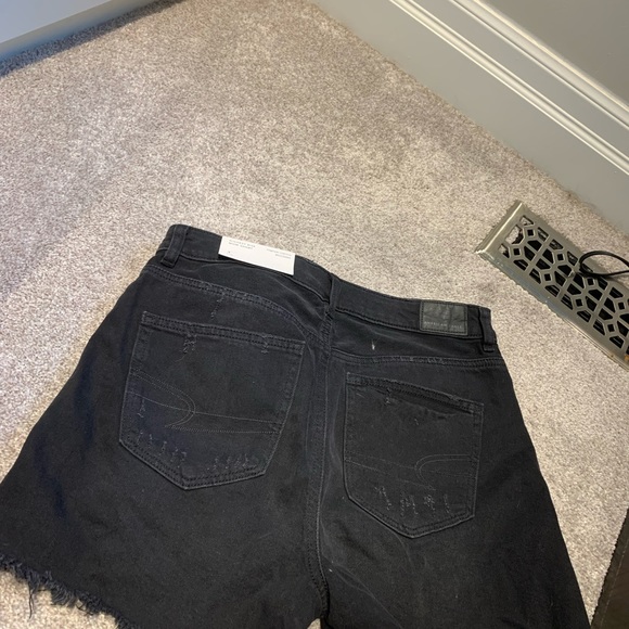 NEW American eagle mom shorts size 4 in black - Picture 4 of 5